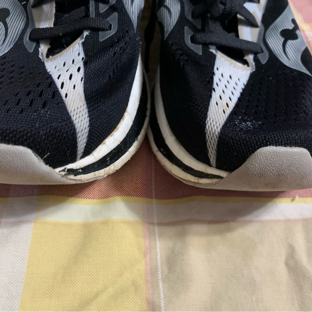 Saucony Women's Black and White Athletic Shoes